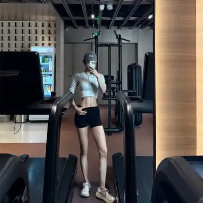 杨飞